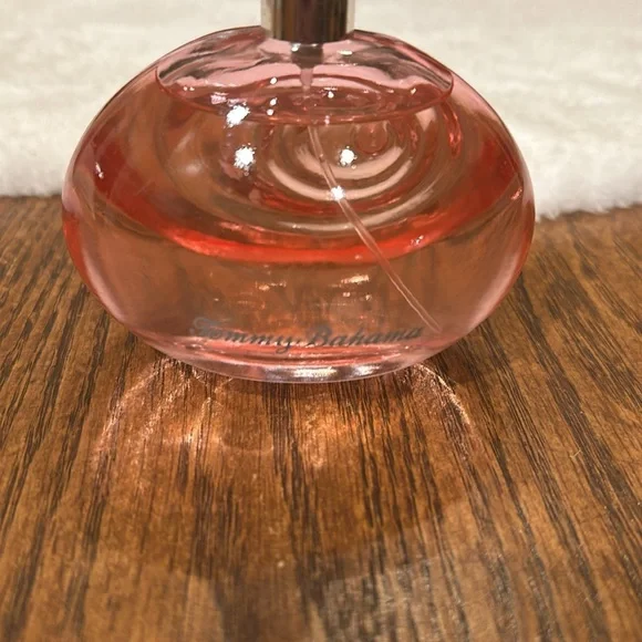 Tommy Bahama perfume for her. - Picture 2 of 4